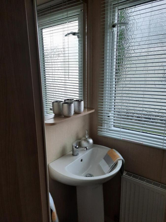 Haggerston Castle 3 Bedroom Deluxe Holiday Home Cheswick  エクステリア 写真