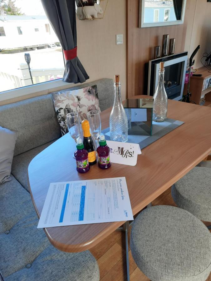 Haggerston Castle 3 Bedroom Deluxe Holiday Home Cheswick  エクステリア 写真