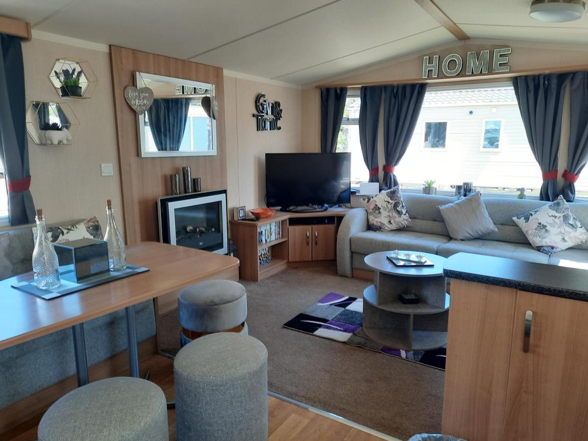 Haggerston Castle 3 Bedroom Deluxe Holiday Home Cheswick  エクステリア 写真