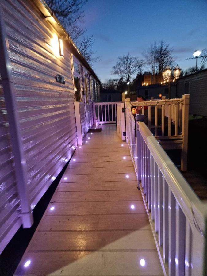 Haggerston Castle 3 Bedroom Deluxe Holiday Home Cheswick  エクステリア 写真