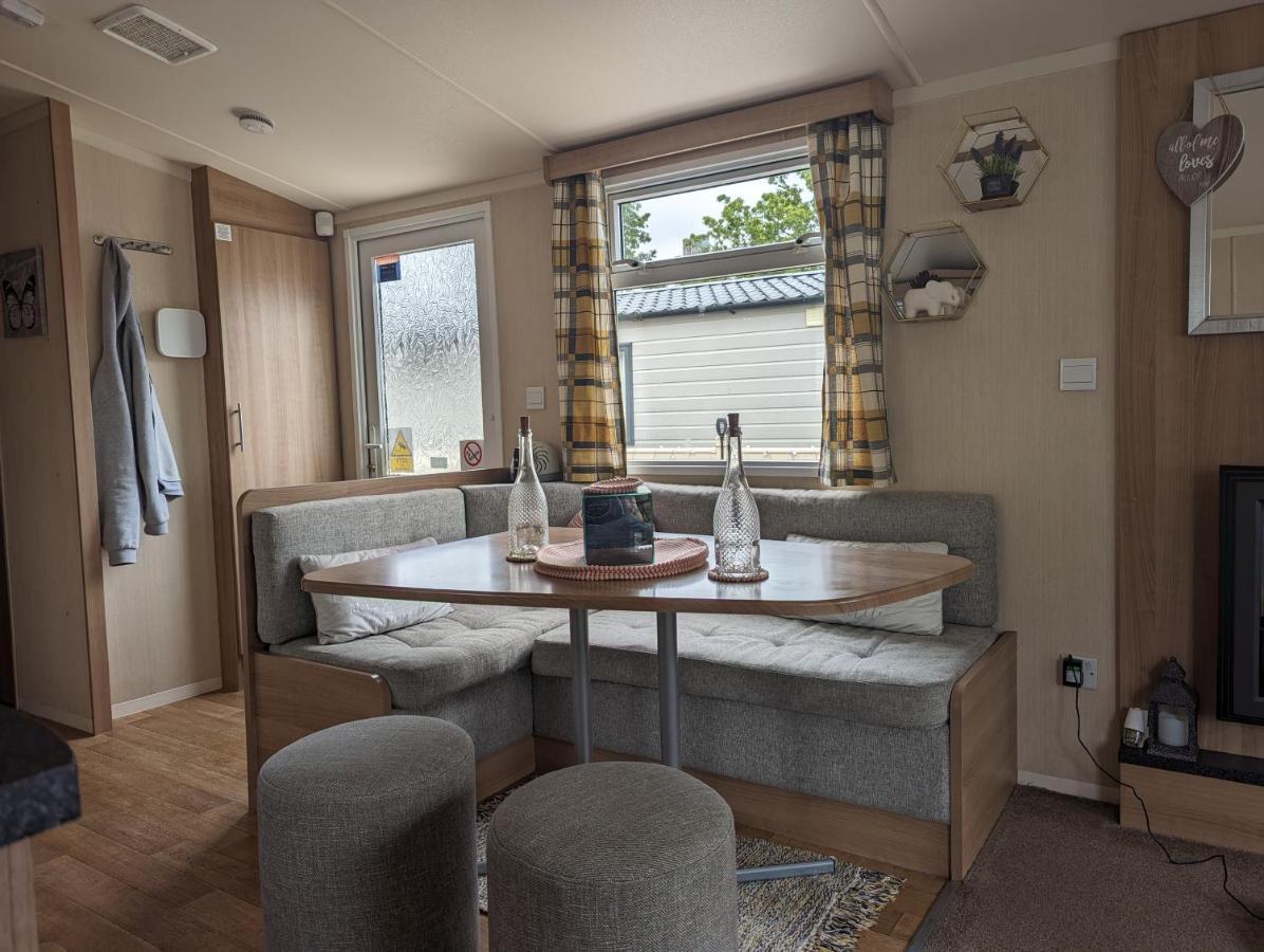 Haggerston Castle 3 Bedroom Deluxe Holiday Home Cheswick  エクステリア 写真